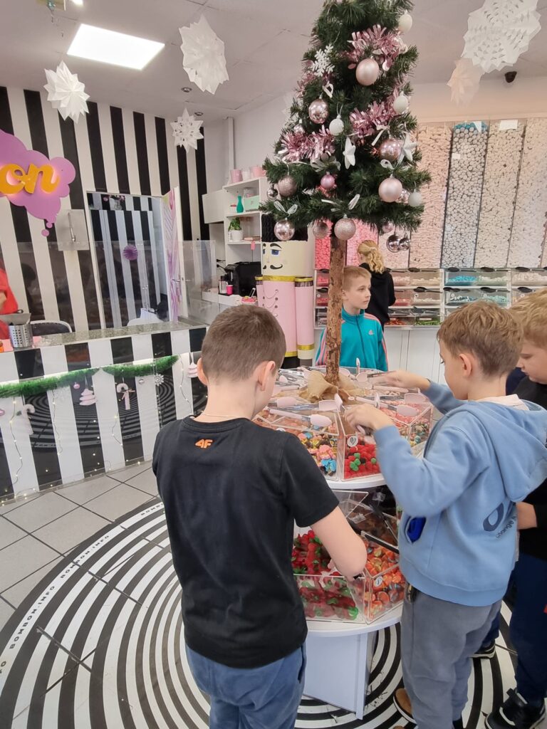 PHOTO 2024 12 18 20 34 56